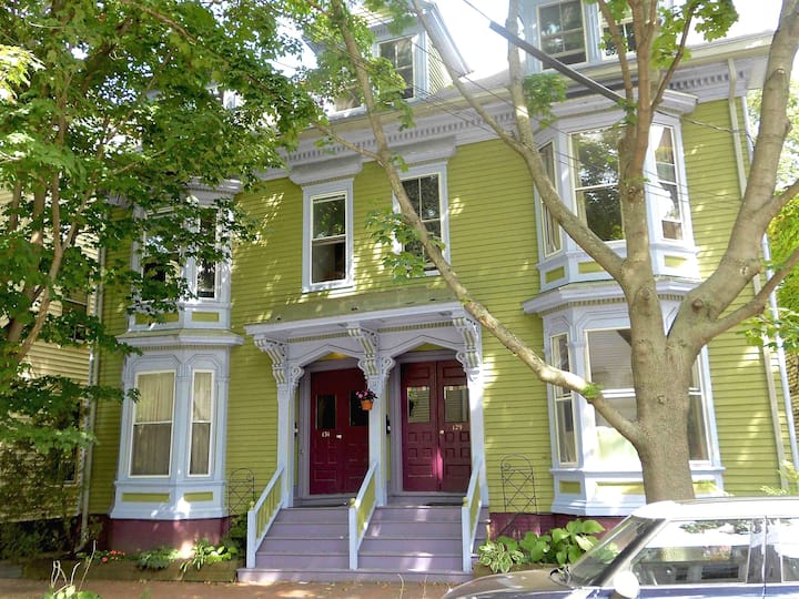 Charming West End Victorian - 포틀랜드
