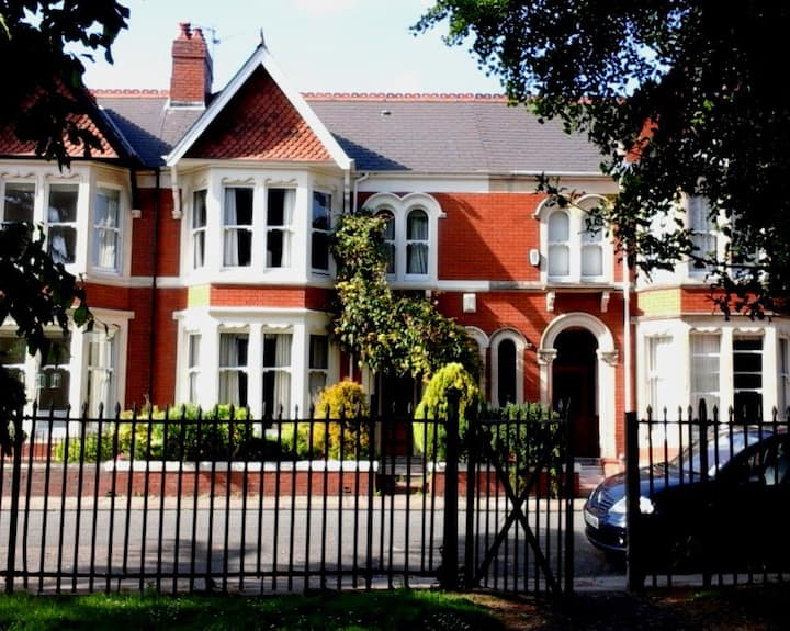 Edwardian Haven Near City Centre With Breakfast - Cardiff