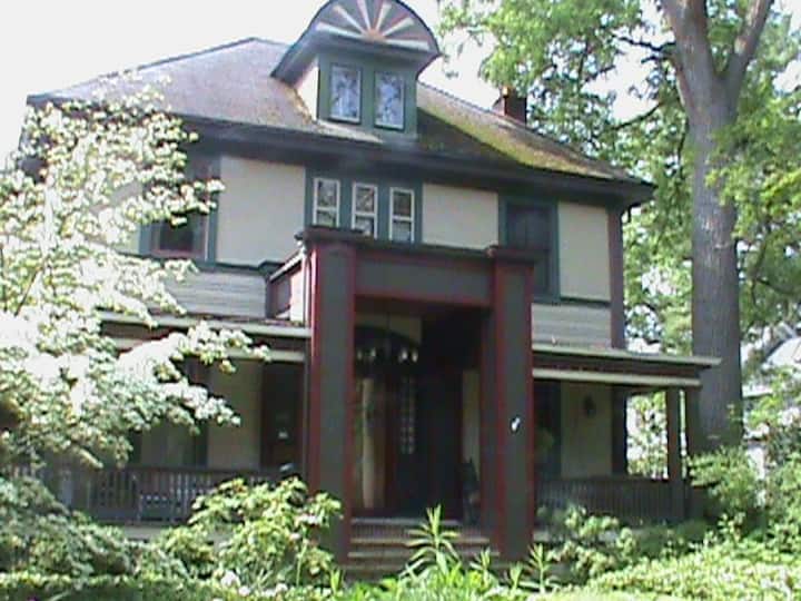 Historic Arts And Crafts Residence - East Aurora, NY