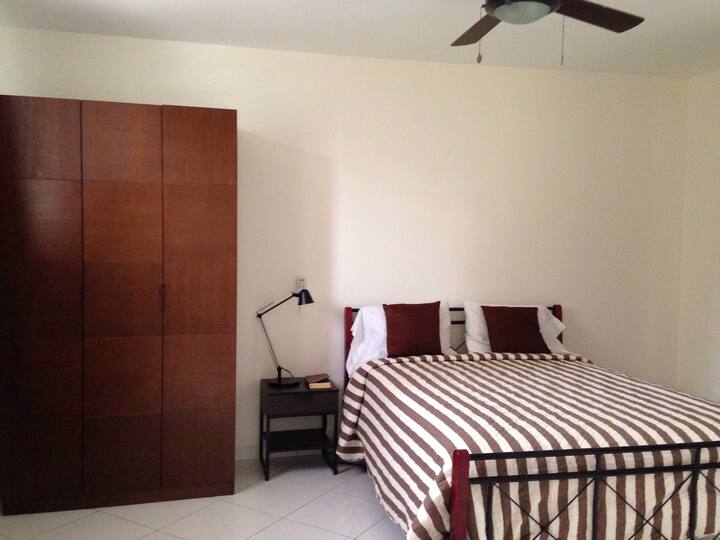 Lovely 1 Bedroom Apart Living/kitchen Free Parking - Port-au-Prince
