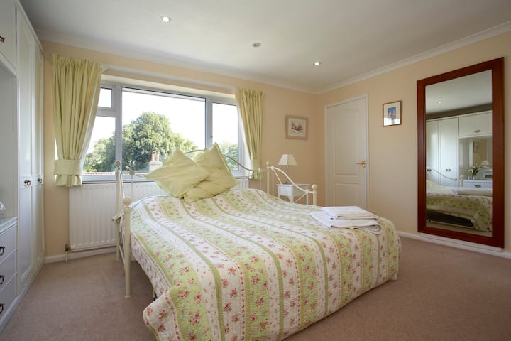 Convenient And Attractive Setting In Lovely Ripon - Ripon