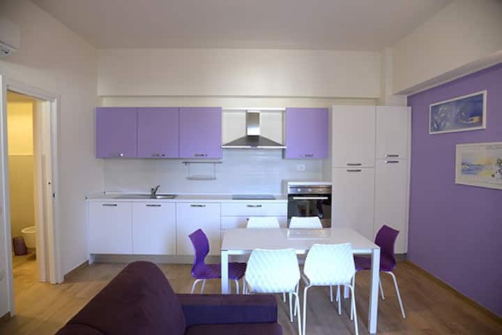 Confortevole Appartamento Color Viola - San Benedetto del Tronto