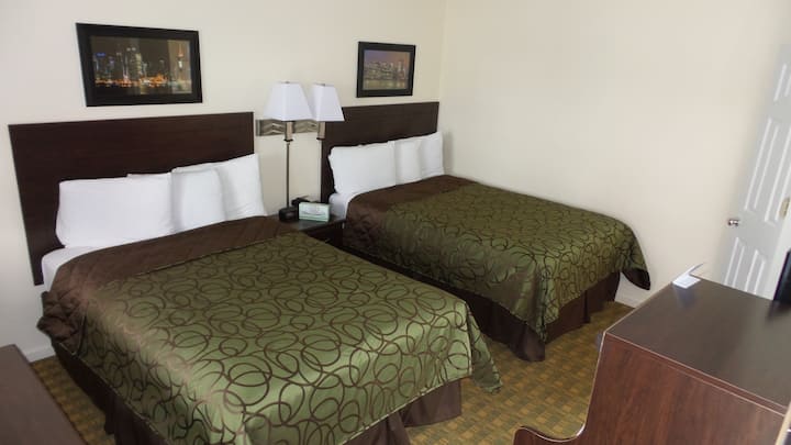 Sea Girt Lodge | Standard Two Double Beds - Point Pleasant, NJ