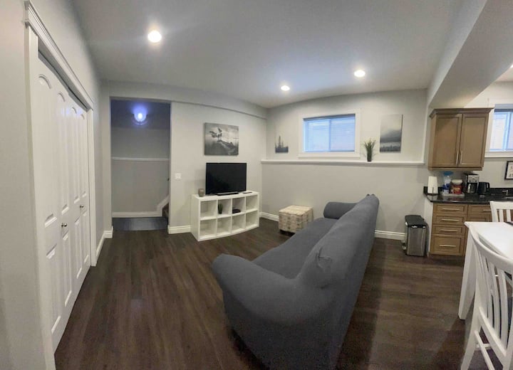 Comfy 2-bedroom Place With Free Parking - Fort McMurray