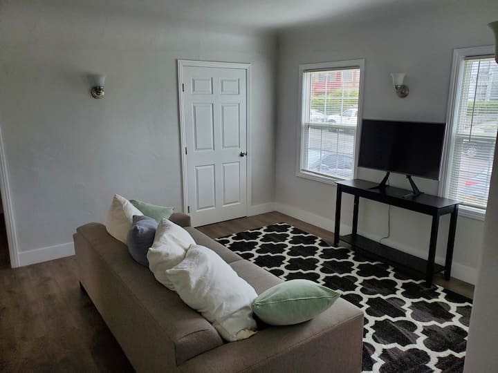 Bayviews Remodeled 2 Bedroom House In Vallejo - Vallejo, CA