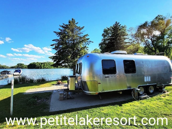 Airstream Dreams @ Petite Lake Resort - Fox Lake, IL