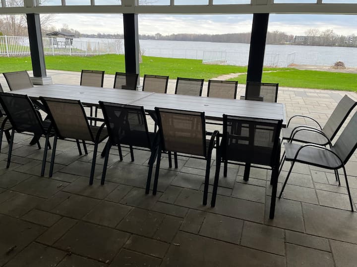 Modern Waterfront Property In Montreal Area, Laval - Pointe-Claire