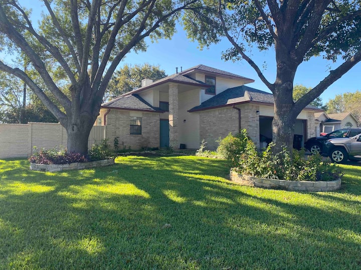 Beautiful Home In A Quiet North Austin  Suburb! - Pflugerville