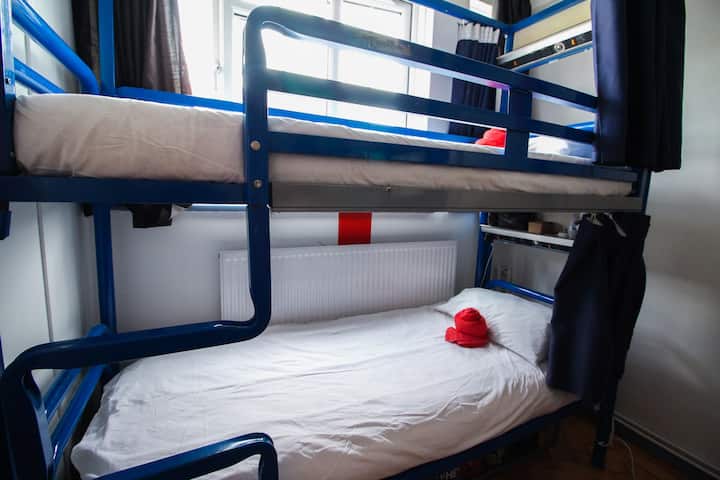 1 Bed In 4 Mixed Dorm - London's No 1 Hostel - Harrow