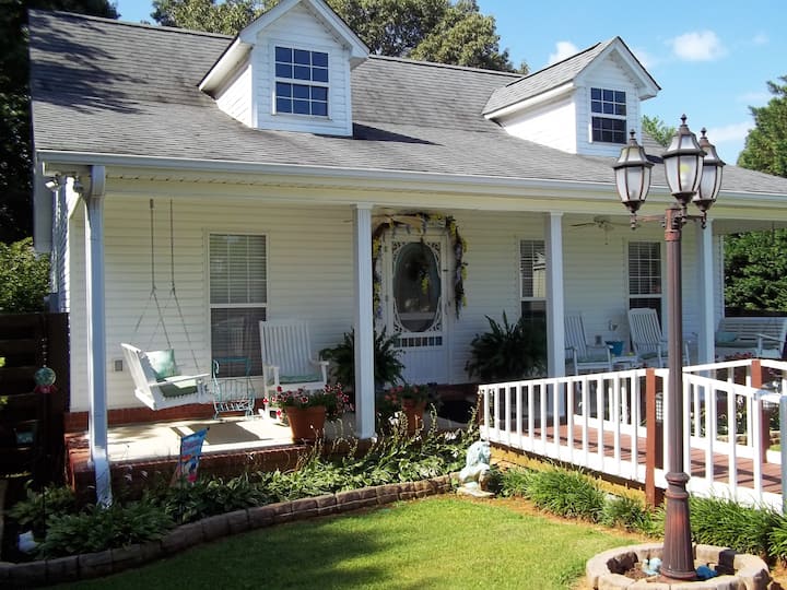 Woodside Cottage - Country Setting Near The City.. - Florence, AL