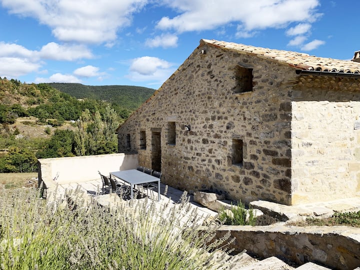 Gîte Pour 2 Personnes Situé En Drôme Provençale - La Motte-Chalancon