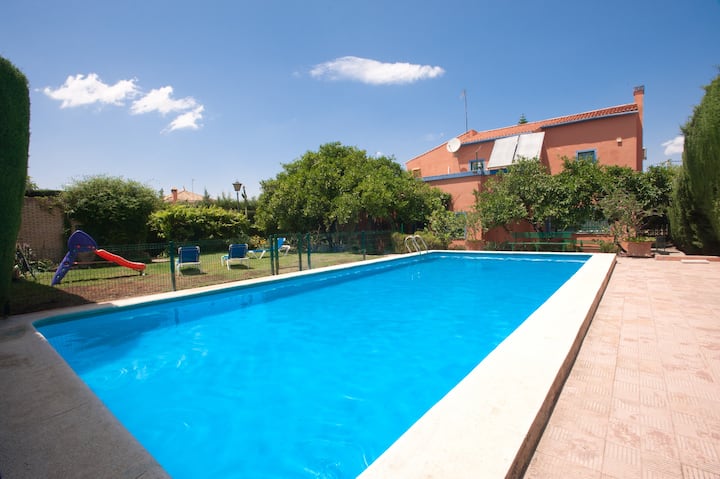 Villa With Gorgeous Private Garden,  Pool And Wifi - Alcalá de Guadaíra