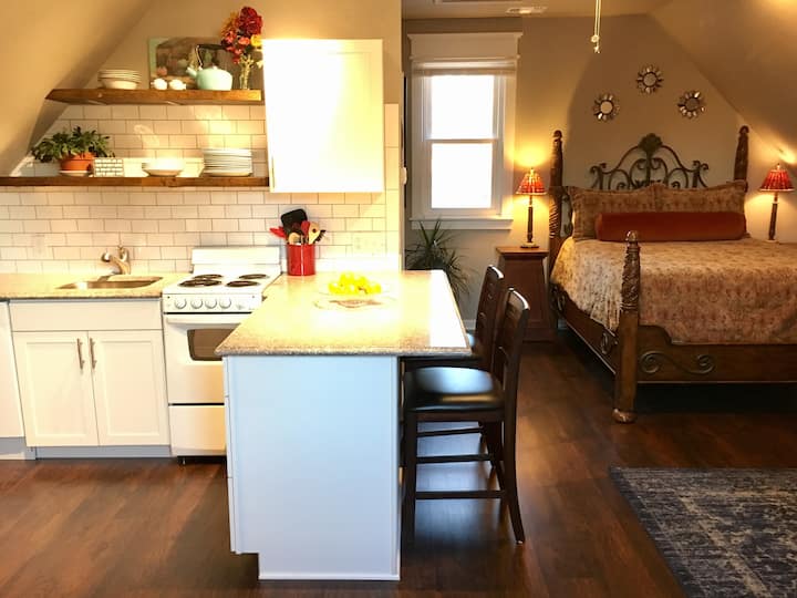 Beautiful And Chic, One Room Studio Apartment - Chesapeake