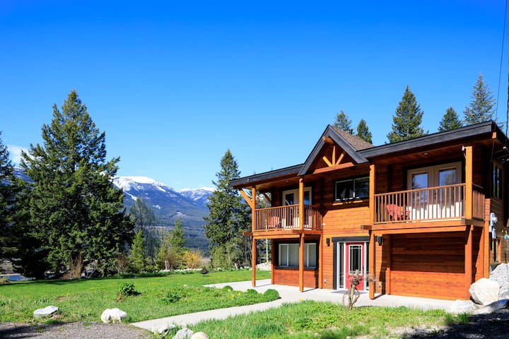 Wunderschöne Columbia Outpost Lodge: Eine Luxuriöse Lodge Zur Selbstverpflegung Für Vier Jahreszeiten - Field
