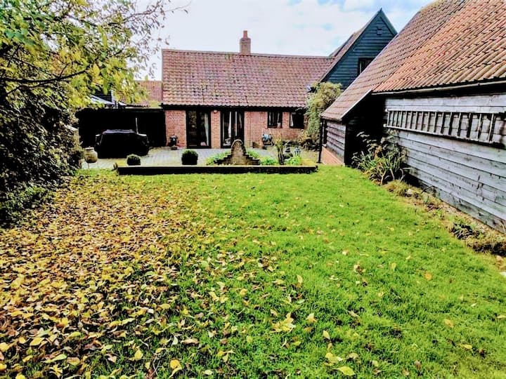 Stunning  Barn Conversion Ideal For Large Families - Lavenham