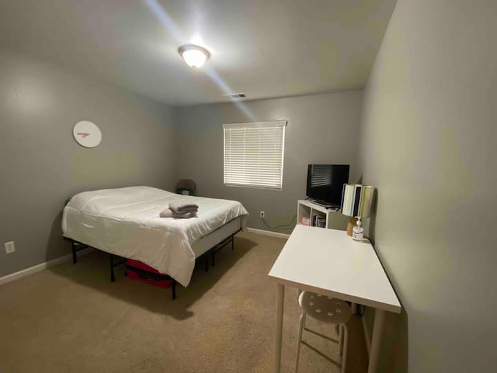 Private Guest Room Sw Bakersfield - Bakersfield, CA