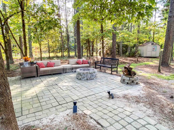 Cozy 2-bedroom Home With Charming Outdoor Space - Southern Pines, NC
