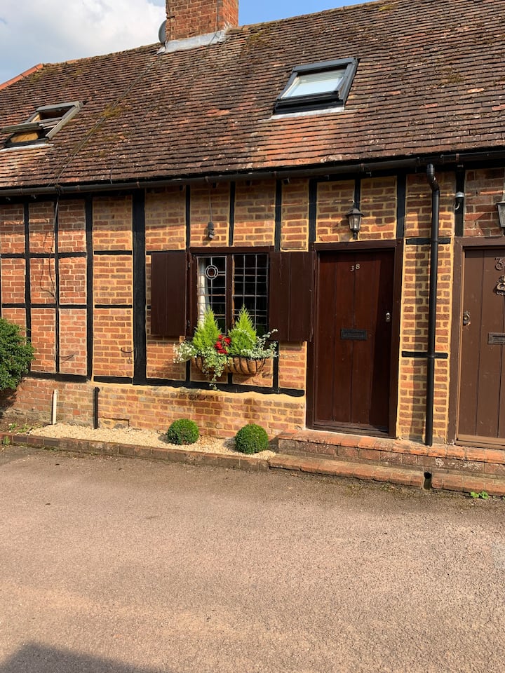 Cottage In The Heart Of Woburn, Bedfordshire - Buckinghamshire