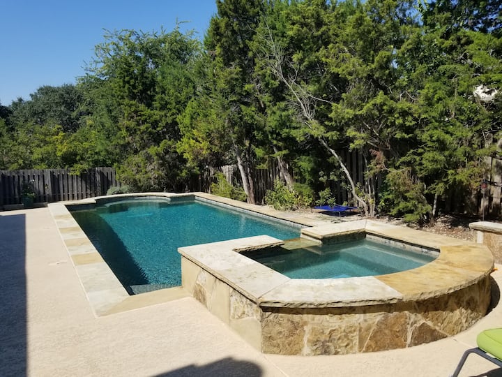 Pool/spa, Pet Friendly, Downstairs Master - Lakeway, TX