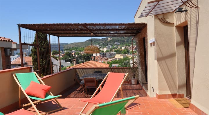 Cosy Sunny House 3 Bedroom, Terrace & Panoramic Views, Near Park Güell - Canyelles
