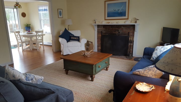 Light, Airy, Kid-friendly 3 Bedroom - Falmouth