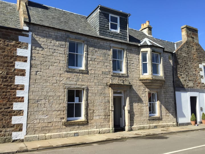 Handsome Stone House In The Centre Of Elie - Crail