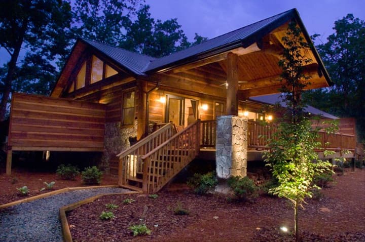 Treehouse B - A Suite Getaway For Two - North Carolina