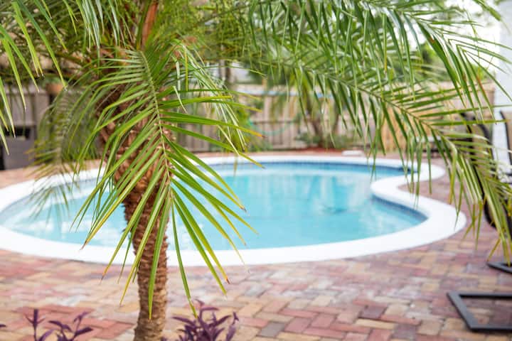 Enjoy Life! Special Rate-downtown Home-pool-tiki - Delray Beach, FL