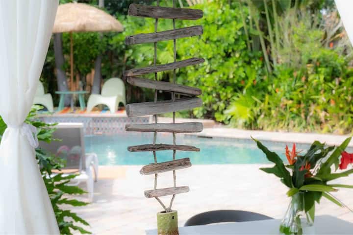 Basia's Tropical Retreat/ Pool - North Lauderdale, FL