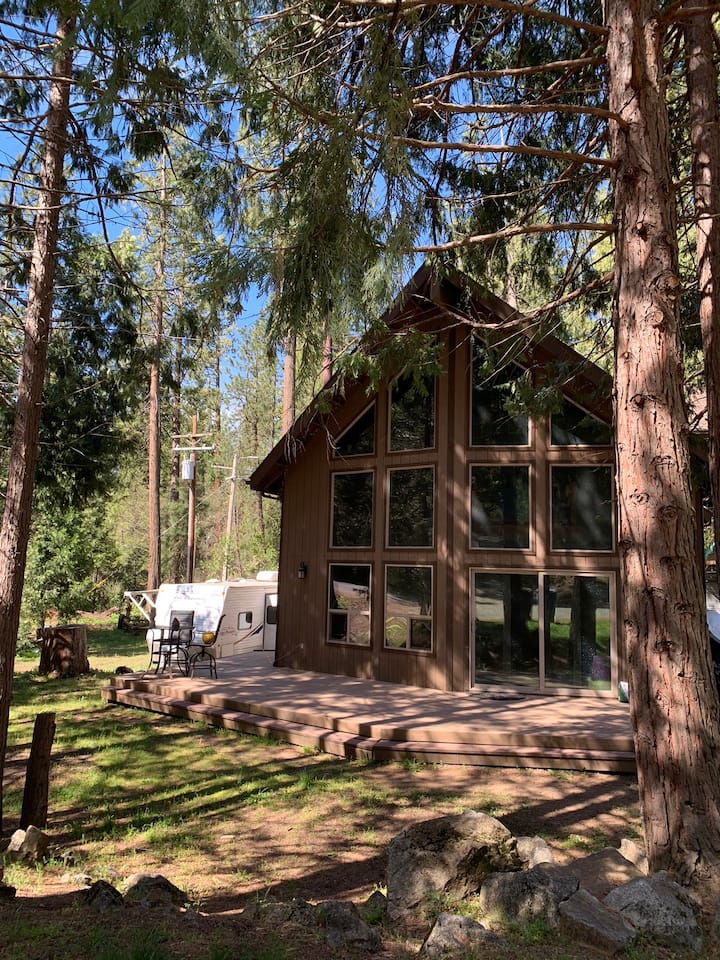 Single Bedroom Cabin In The Trees - Bass Lake, CA