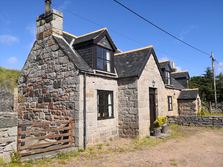 Cranstackie, A Traditional Highland Cottage - Durness