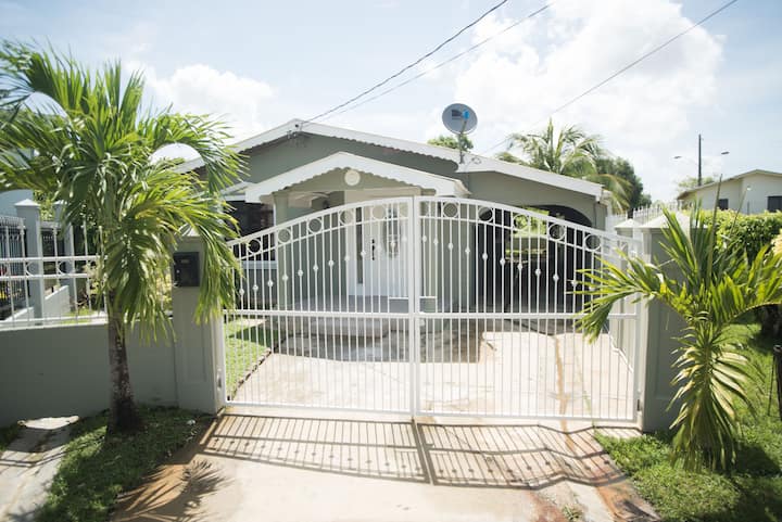 A Quiet Retreat - Entire House In Chaguanas - Trinidad y Tobago