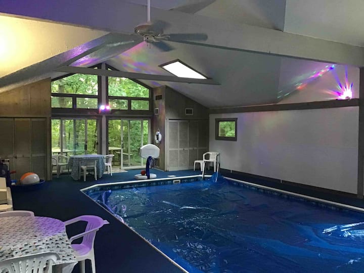 Heated Indoor Pool, Fall & Winter Getaway, 6 Br, Wheelchair Access, Game Room - エリー湖, PA