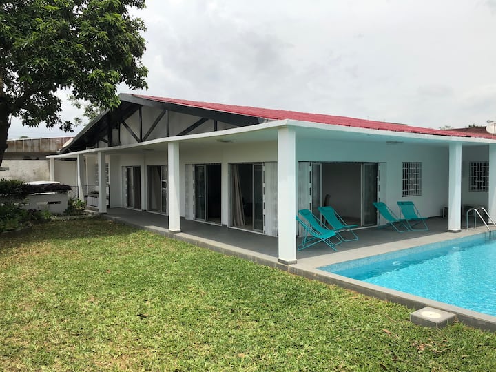Belle Villa Avec Piscine à Cocody 2 Plateaux - Abidjan