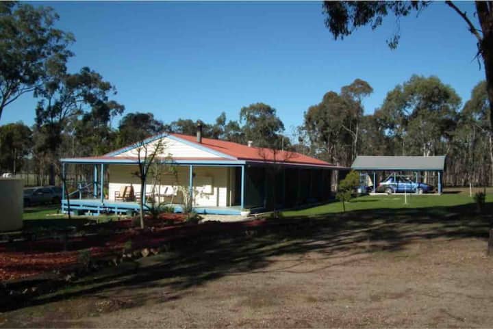 Magdella Farmhouse - Murchison, Australia