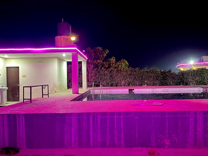 Extravagance 4acre Pool Manor - Ghaziabad