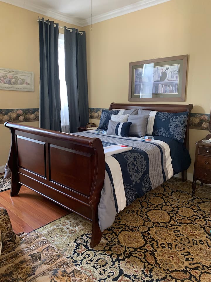 General Granbury's Suites-bed & Breakfast,#2 - Granbury, TX