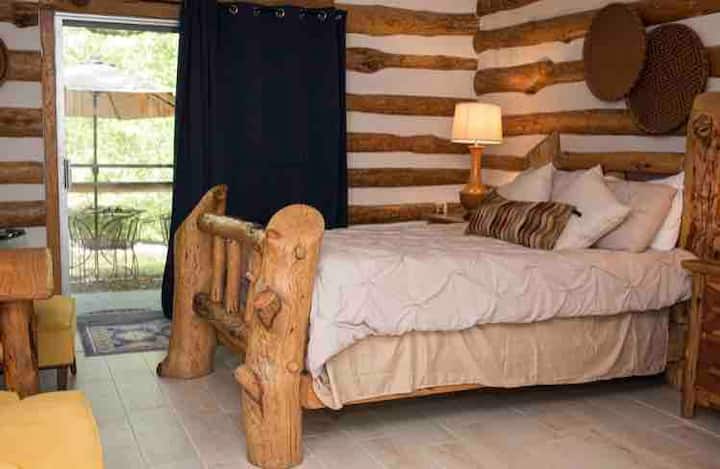 Cabin Room @ Riverside Blue Heron Inn B&b - Townsend, TN