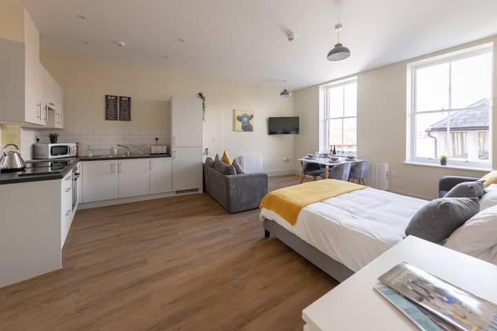 Apt 6, Isabella House, Aparthotel, By Rentmyhouse - Hereford