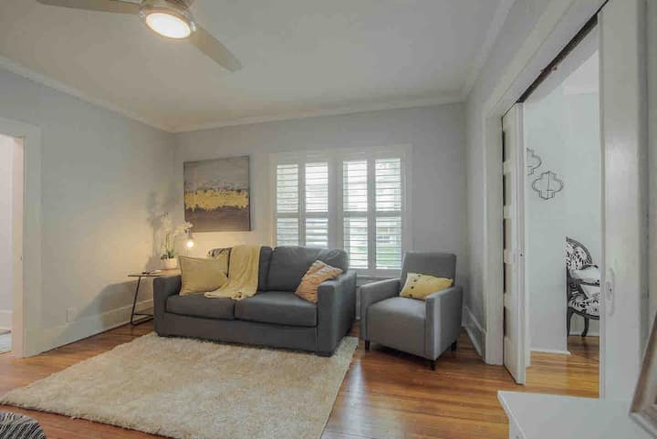 Charming & Updated 2 Bed Luxury Historic Apt - Liberty