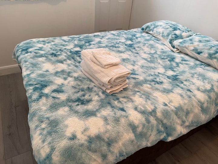 En-suite Room With Own Entrance And Free Parking - Kettering, UK