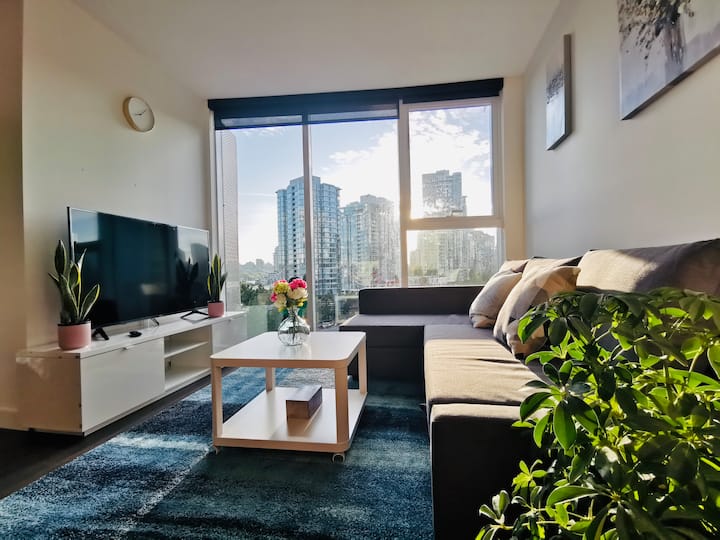 Luxury Brand New 1 Bdrm Suite W/ Parking Yaletown - North Vancouver