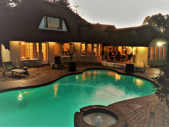 Douglas Lodge - The Tranquil Place To Stay For Relaxation Or Business - Sandton