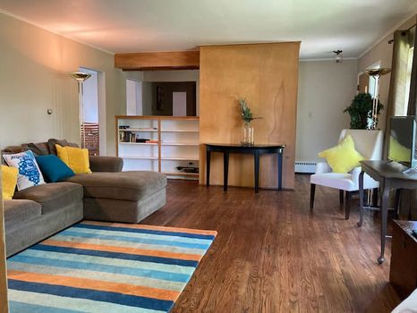 Brookfield Zoo, Brookfield airbnb, hotels and vacation rentals