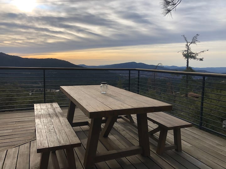 Treetop Cabin With Amazing Views - Idyllwild-Pine Cove, CA