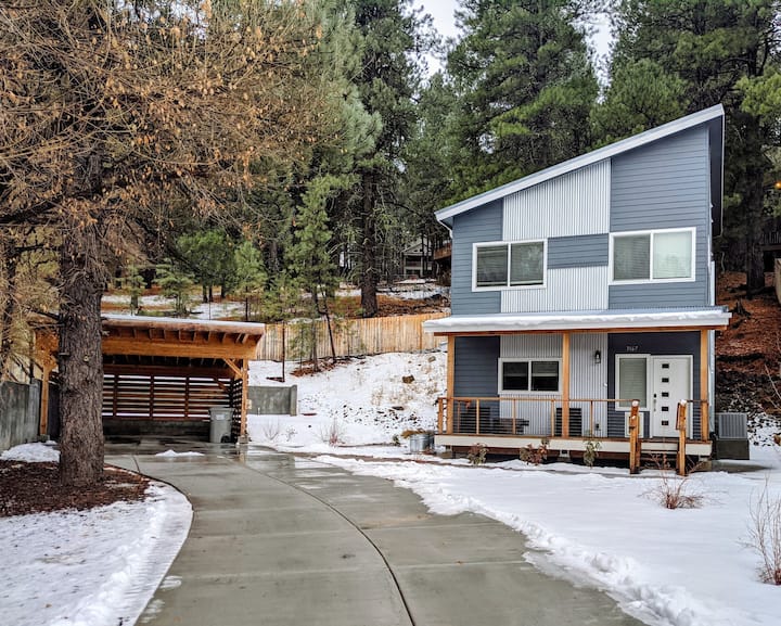 Newly-built Modern Mountain Home W/ Hot Tub And Nearby Trail - Flagstaff