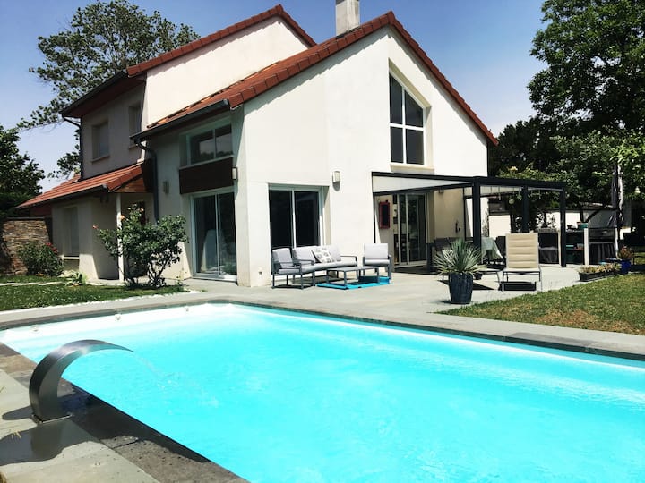 Architect's Villa Lyon Collonges Au Mont D'or: Swimming Pool, Nature, Bocuse, Fireplace - Lyon