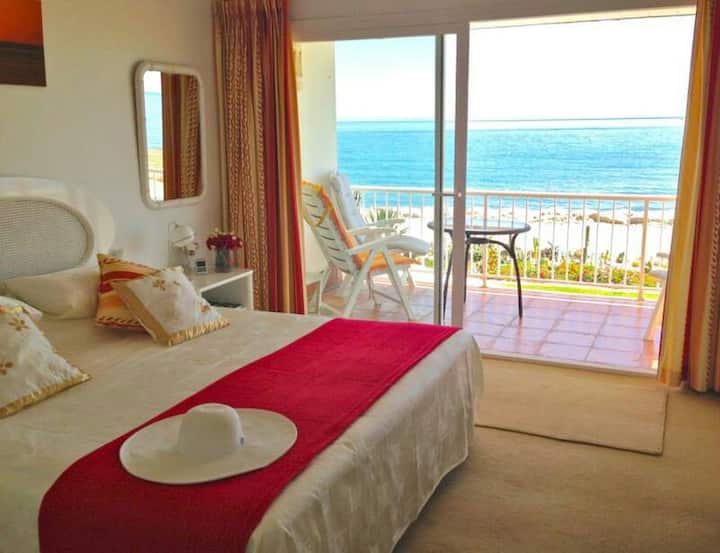 Beachfront Villa-first Line House - Costa Del Sol - Estepona
