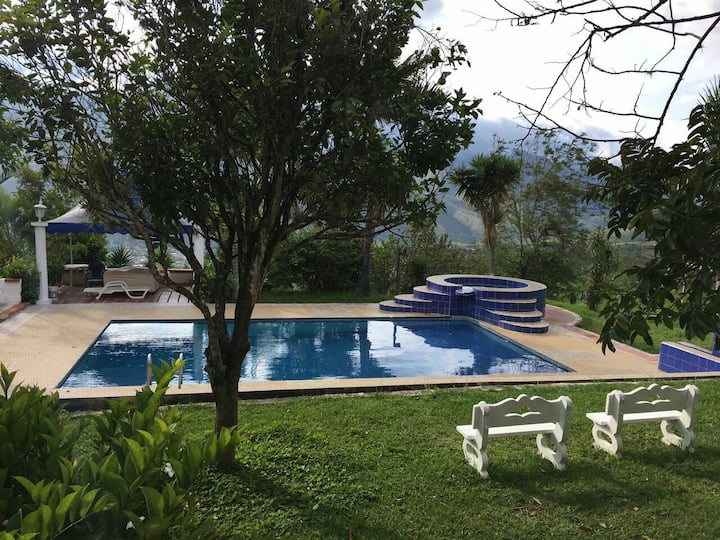 Hermosa Villa Con Espectacular Vista En Dagua. - Valle del Cauca