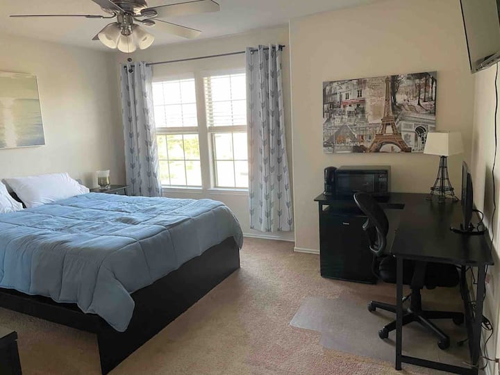 Spacious Private Bed And Bath. 15 Mins To Downtown - Houston, TX